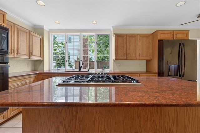 6336 Ensley Lane, Mission Hills, KS 66208