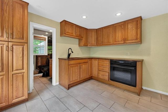 6336 Ensley Lane, Mission Hills, KS 66208