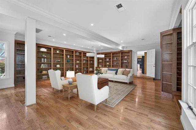 6336 Ensley Lane, Mission Hills, KS 66208