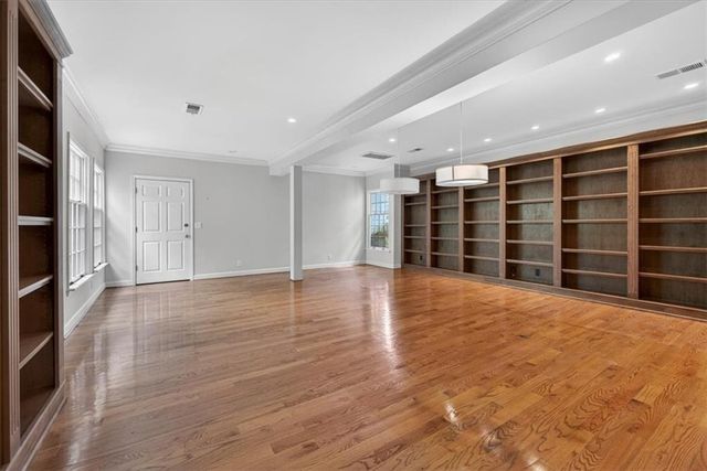 6336 Ensley Lane, Mission Hills, KS 66208