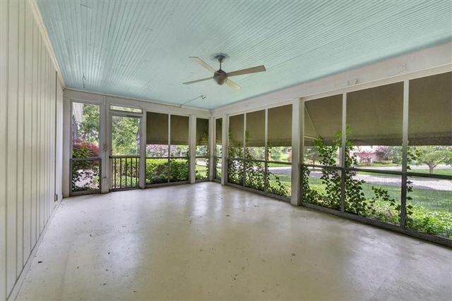 6336 Ensley Lane, Mission Hills, KS 66208