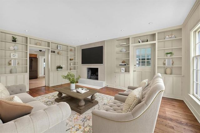 6336 Ensley Lane, Mission Hills, KS 66208