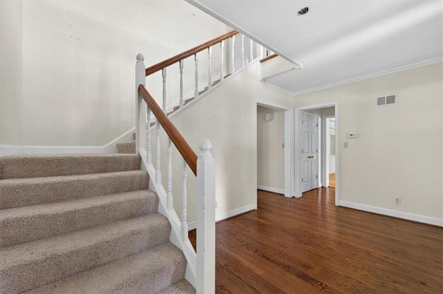 6336 Ensley Lane, Mission Hills, KS 66208