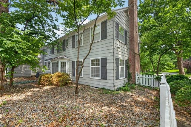6336 Ensley Lane, Mission Hills, KS 66208
