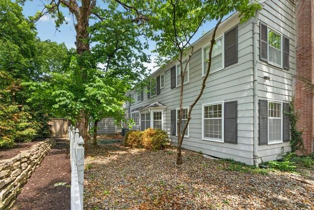 6336 Ensley Lane, Mission Hills, KS 66208