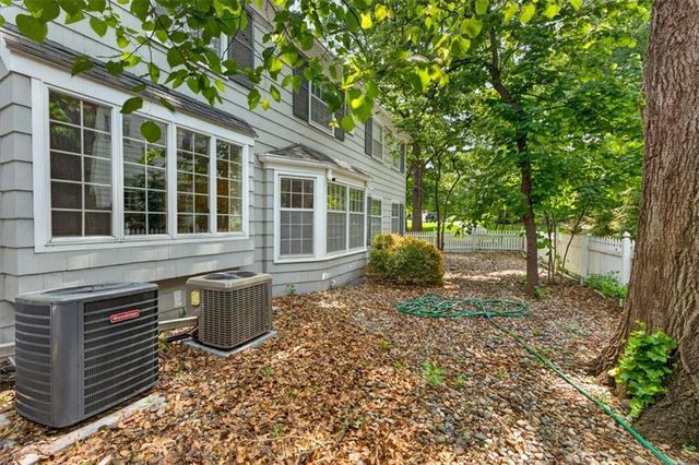 6336 Ensley Lane, Mission Hills, KS 66208