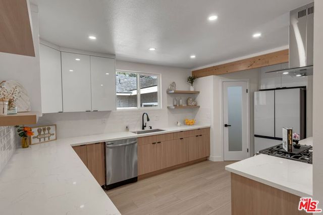 15448 Stare Street, San Fernando, CA 91345