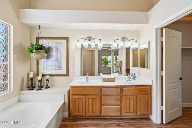 5681 W ABRAHAM Lane, Glendale, AZ 85308
