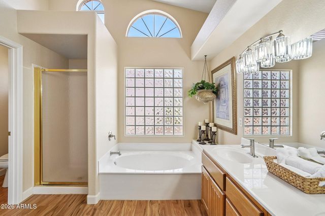 5681 W ABRAHAM Lane, Glendale, AZ 85308