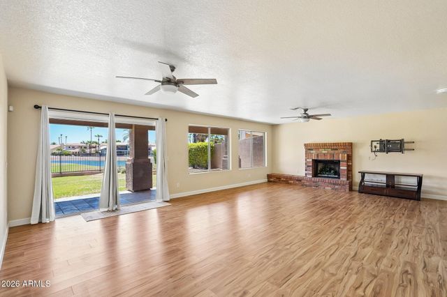 5681 W ABRAHAM Lane, Glendale, AZ 85308