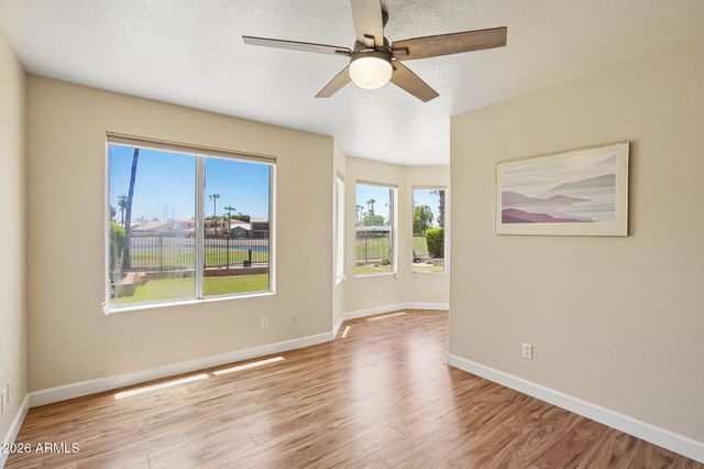 5681 W ABRAHAM Lane, Glendale, AZ 85308