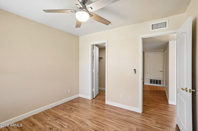 5681 W ABRAHAM Lane, Glendale, AZ 85308