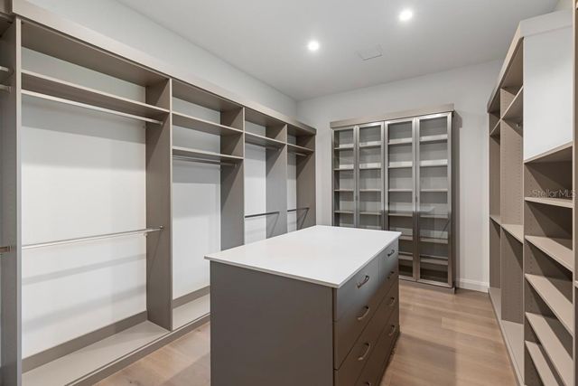 10335 WINTER SPARKLE CIRCLE, Golden Oak, FL 32836