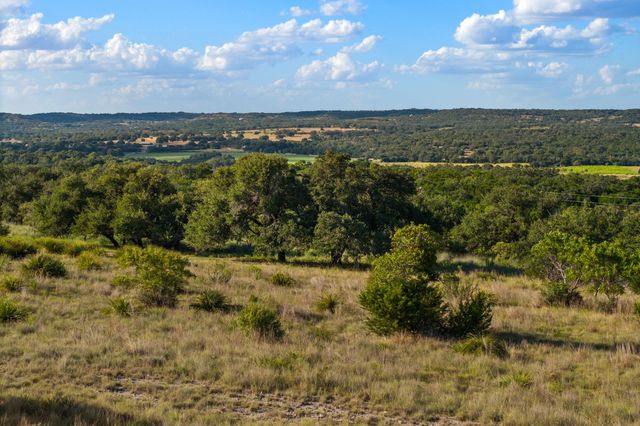1051 Lipan Apache RUN, Blanco, TX 78606