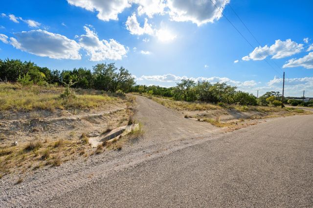 1051 Lipan Apache RUN, Blanco, TX 78606