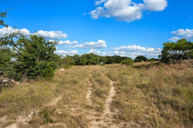 1051 Lipan Apache RUN, Blanco, TX 78606