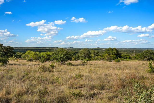 1051 Lipan Apache RUN, Blanco, TX 78606