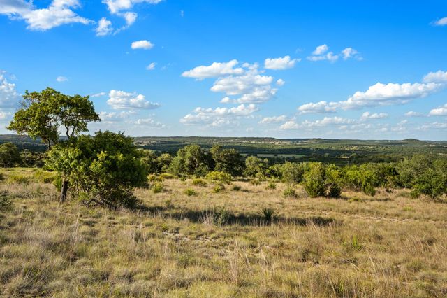 1051 Lipan Apache RUN, Blanco, TX 78606