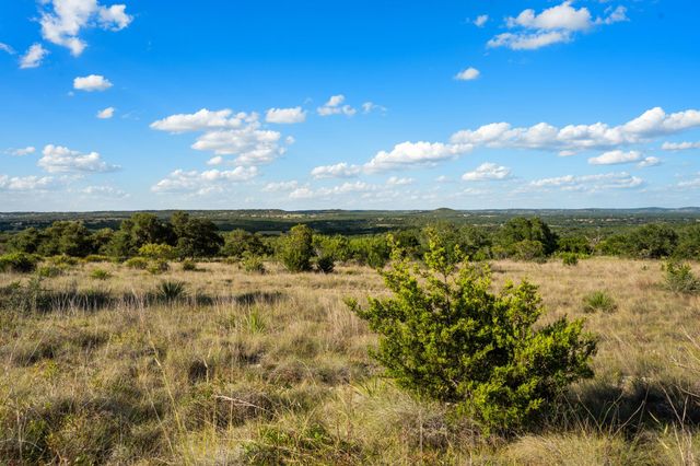 1051 Lipan Apache RUN, Blanco, TX 78606