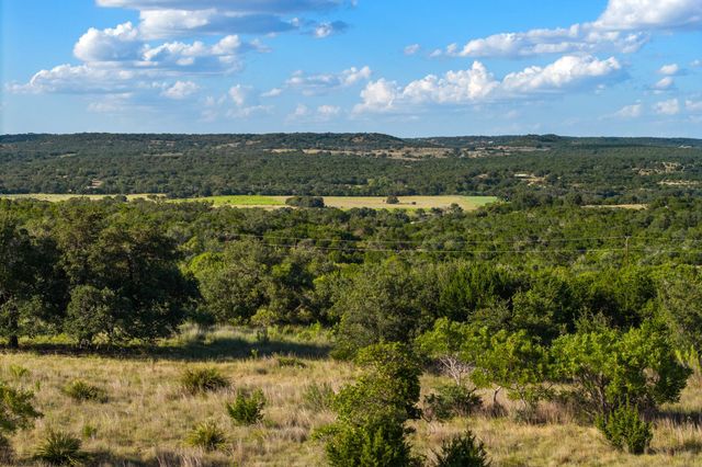 1051 Lipan Apache RUN, Blanco, TX 78606