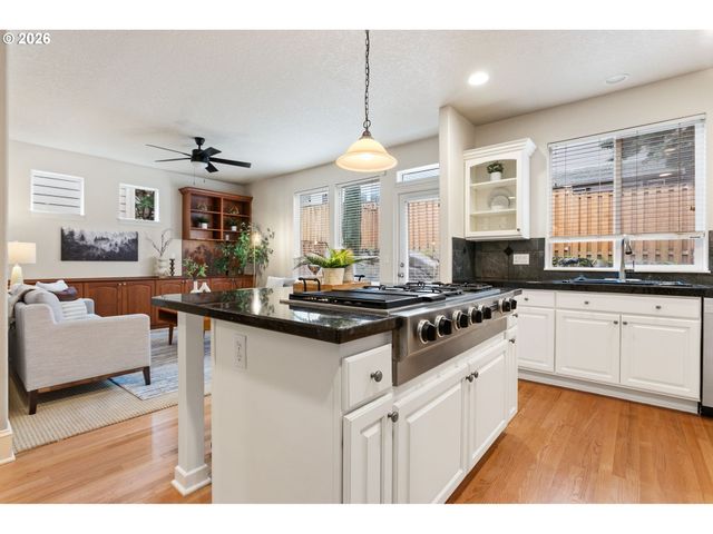 12774 Nw ALSACE Ln, Portland, OR 97229