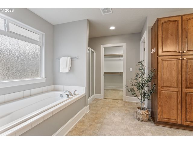 12774 Nw ALSACE Ln, Portland, OR 97229