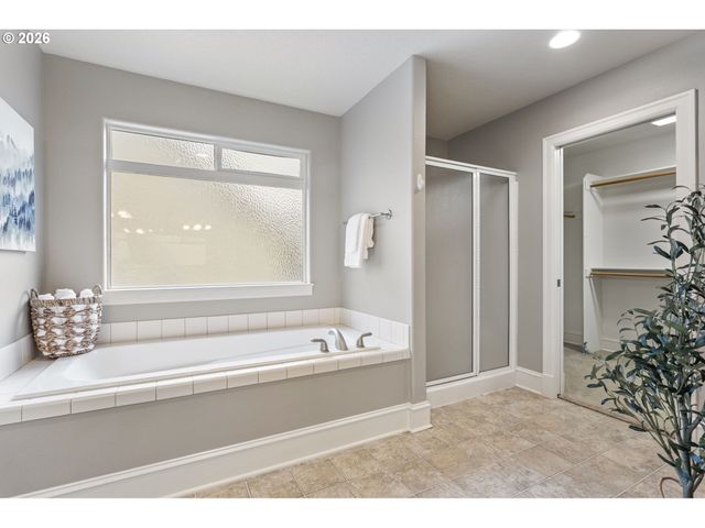 12774 Nw ALSACE Ln, Portland, OR 97229