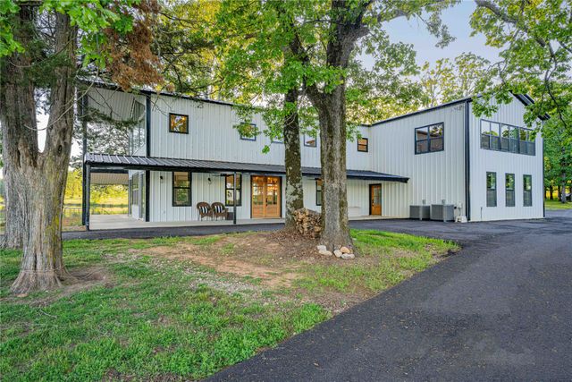 636 County Road 3330, Omaha, TX 75571