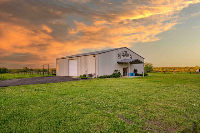 636 County Road 3330, Omaha, TX 75571