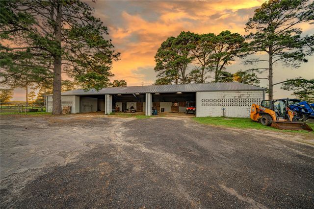 636 County Road 3330, Omaha, TX 75571