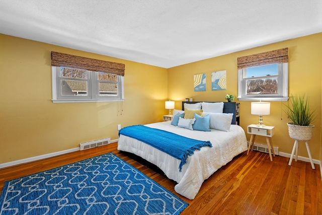 9 Lincoln Park, Marblehead, MA 01945