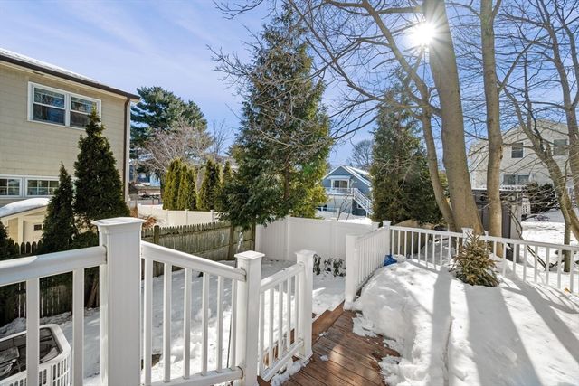 9 Lincoln Park, Marblehead, MA 01945