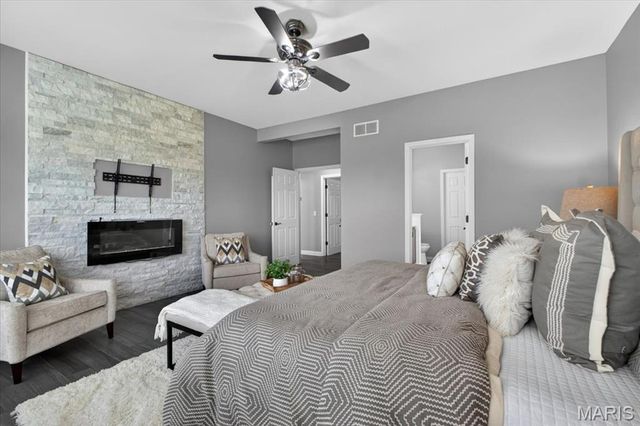 522 Sgt Pepper Drive, St Peters, MO 63376