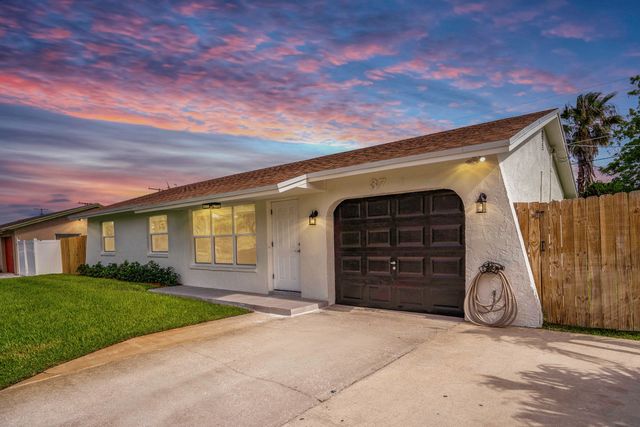3754 Barkis Avenue, Boynton Beach, FL 33436