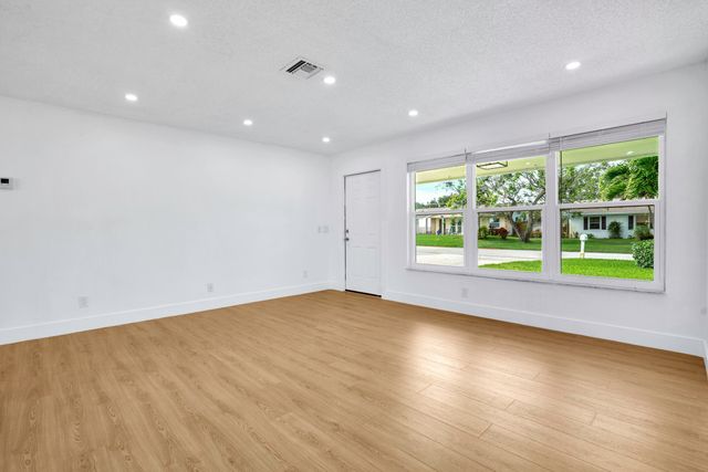 3754 Barkis Avenue, Boynton Beach, FL 33436