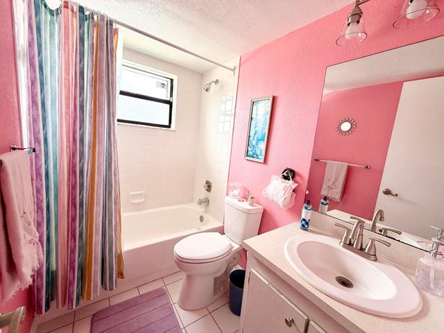 10059 Winding Lake Road 103, Sunrise, FL 33351