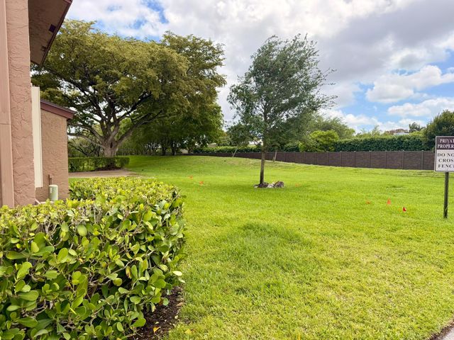 10059 Winding Lake Road 103, Sunrise, FL 33351