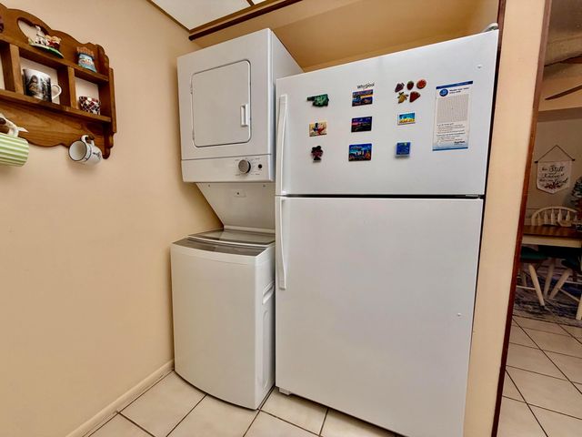 10059 Winding Lake Road 103, Sunrise, FL 33351