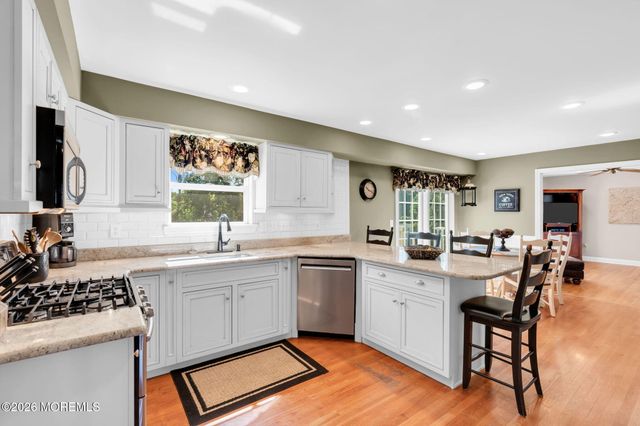 30 Deborah Lane, Howell, NJ 07731