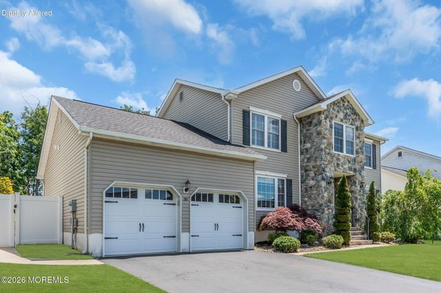 30 Deborah Lane, Howell, NJ 07731