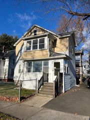 383 Newbury Street 2nd, Springfield, MA 01104