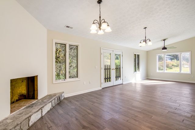 55 Mount Pleasant Drive, Ellijay, GA 30540