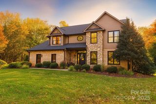 4150 Wandering Lane NE, Hickory, NC 28601
