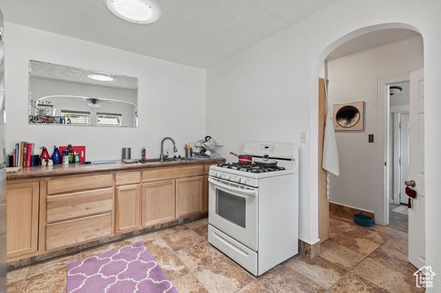 195 S 200 E, Monroe, UT 84754