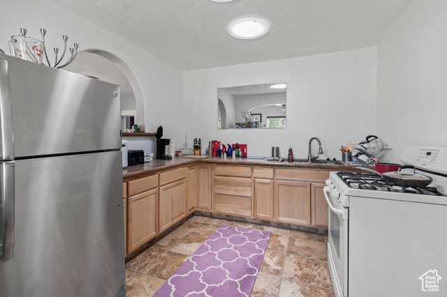 195 S 200 E, Monroe, UT 84754