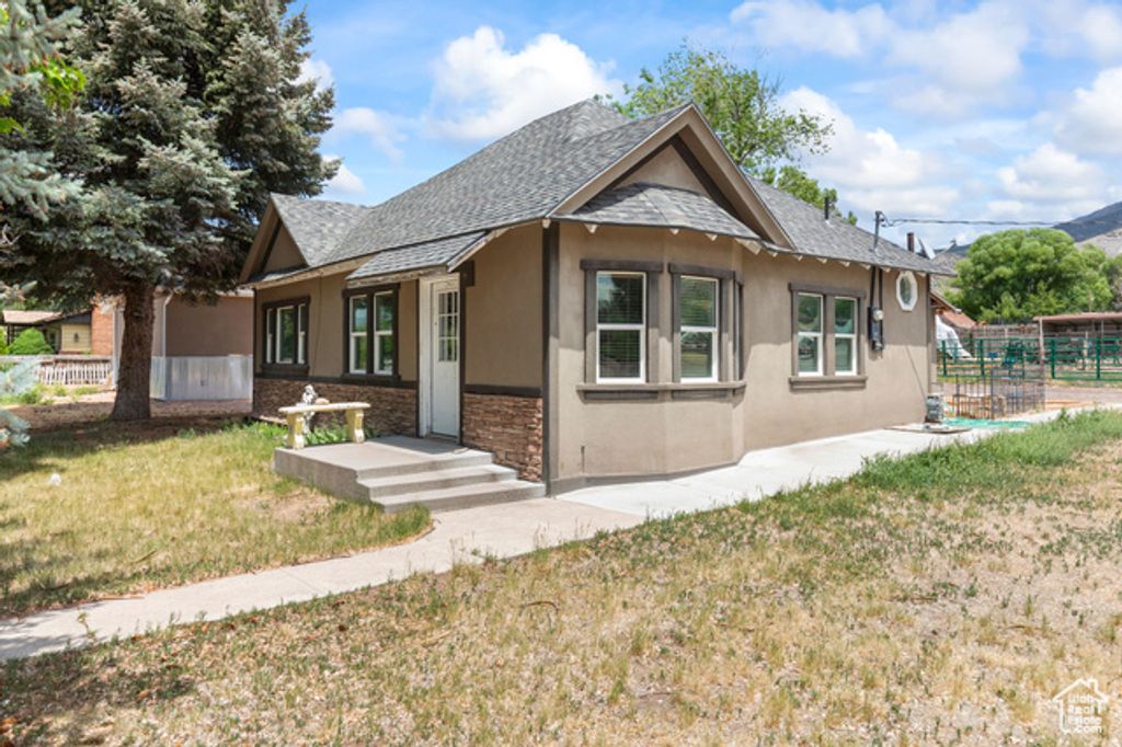 195 S 200 E, Monroe, UT 84754