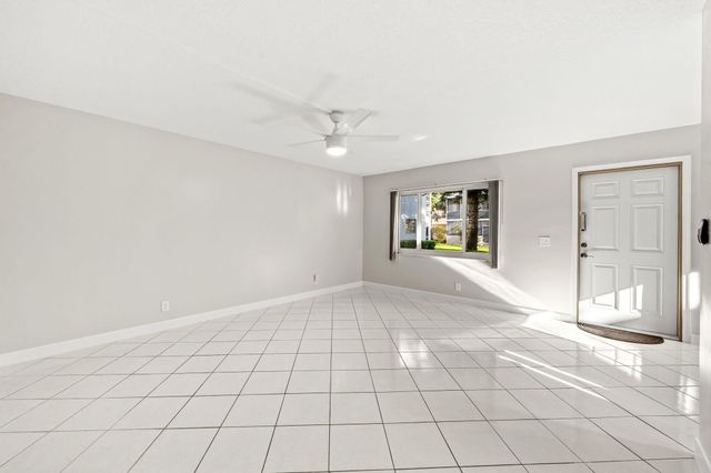 932 Flanders T, Delray Beach, FL 33484