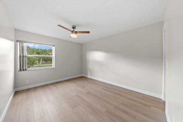 932 Flanders T, Delray Beach, FL 33484