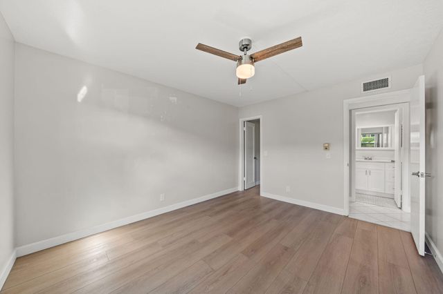 932 Flanders T, Delray Beach, FL 33484