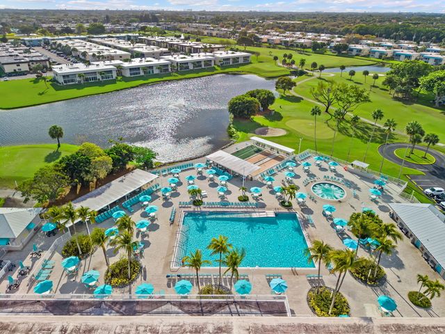 932 Flanders T, Delray Beach, FL 33484